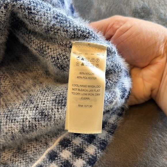 Max Studio Navy and White Checkered Fuzzy Button Up Sweater Jacket Size M Women - Picture 9 of 9